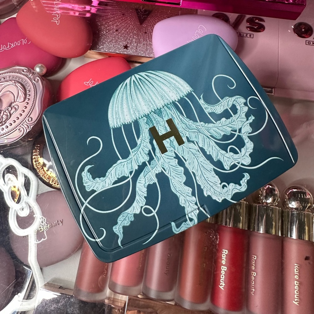 Hourglass ambient lighting palette 2023